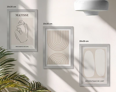Set van ingelijste schilderijen met stijlvolle lijnen en minimalistische vormen in neutrale tinten