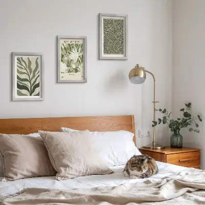 Gallery wall met botanische plantenpatronen in boho-stijl