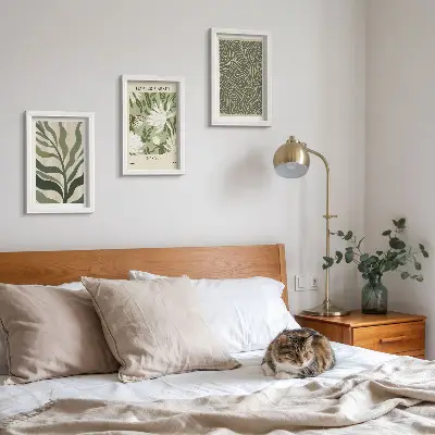 Gallery wall met botanische plantenpatronen in boho-stijl