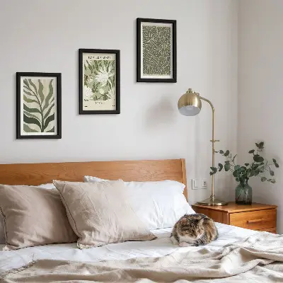 Gallery wall met botanische plantenpatronen in boho-stijl