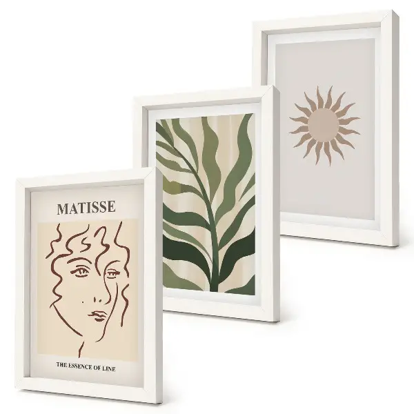 Set ingelijste schilderijen met abstracte plantpatronen en lijnen in gedempte kleuren