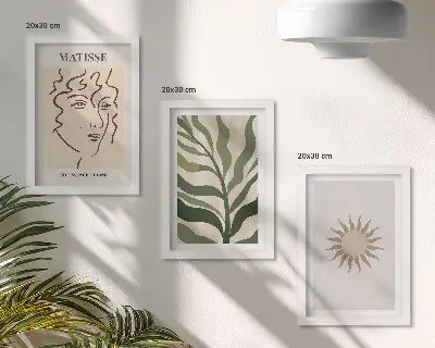 Set ingelijste schilderijen met abstracte plantpatronen en lijnen in gedempte kleuren
