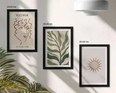 Set ingelijste schilderijen met abstracte plantpatronen en lijnen in gedempte kleuren