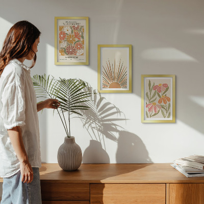 Gallery wall Bloemen in pastelkleuren met zonnestralen
