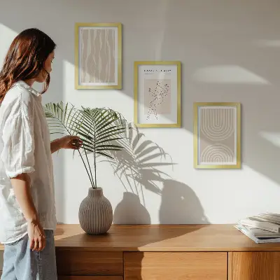 Set van ingelijste schilderijen met abstracte patronen en delicate boho-decoraties