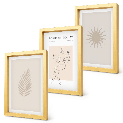 Gallery wall Een verzameling minimalistische vormen en natuurlijke figuren.