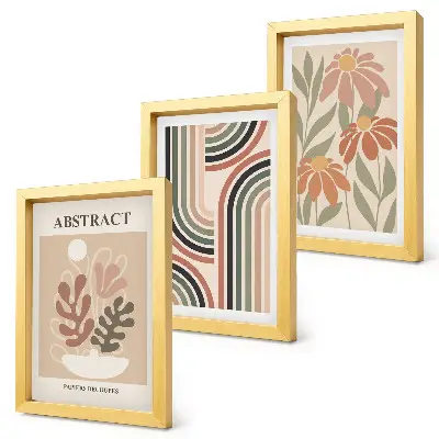 Gallery wall met abstracte planten en patronen in pastelkleuren