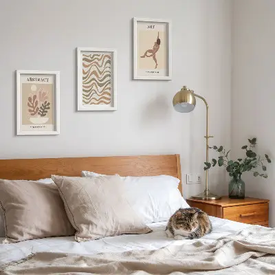 Gallery wall met abstracte Matisse vormen en patronen in boho stijl