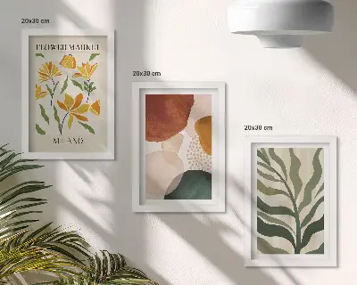 Gallery wall met bloemmotieven, abstracte vormen en bladeren