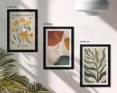 Gallery wall Bloemmotieven met abstracte vormen en bladeren.