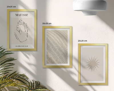 Gallery wall Minimalistische lijnen, zand, golven en zon.