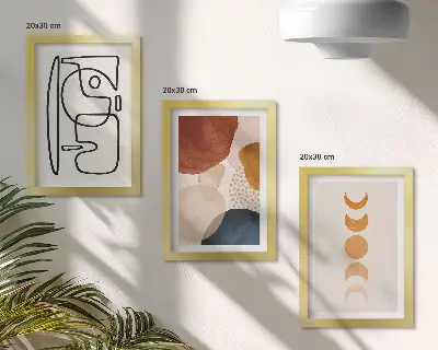 Gallery wall met abstracte vormen en modieuze kleuren