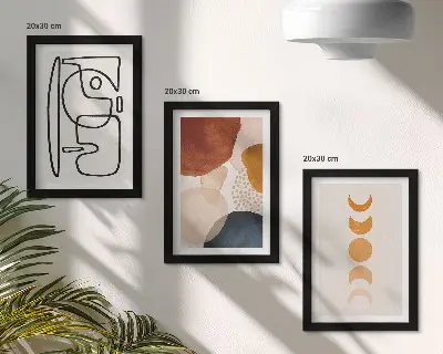 Gallery wall met abstracte vormen en modieuze kleuren