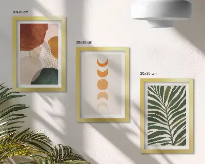 Set ingelijste schilderijen met abstracte vormen in warme kleuren en bladeren