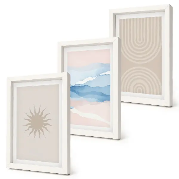 Set van ingelijste schilderijen met zon, golven en abstracte lijnen in pastelkleuren
