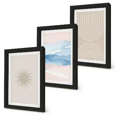 Set van ingelijste schilderijen met zon, golven en abstracte lijnen in pastelkleuren