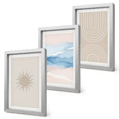 Set van ingelijste schilderijen met zon, golven en abstracte lijnen in pastelkleuren