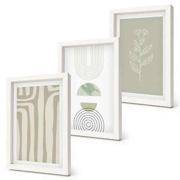 Set ingelijste schilderijen met geometrische patronen en plantenaccenten in groene tinten