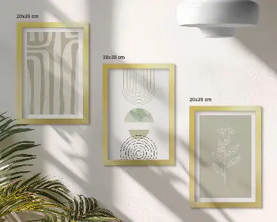 Set ingelijste schilderijen met geometrische patronen en plantenaccenten in groene tinten