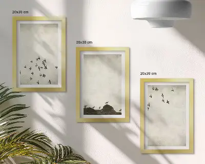 Set van ingelijste schilderijen met voorstelling van vogels in vlucht in minimalistische stijl