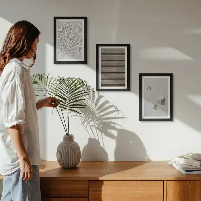 Set ingelijste schilderijen met natuurlijke texturen van hout, steen en touw