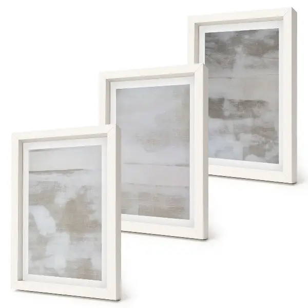 Gallery wall met versleten texturen in moderne industriële stijl