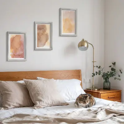Set van ingelijste schilderijen warme aquarelverf op canvas met kleurrijke texturen
