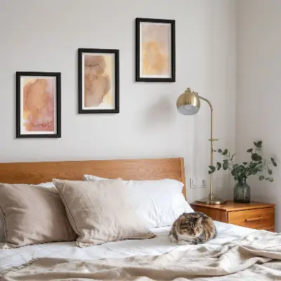Set van ingelijste schilderijen warme aquarelverf op canvas met kleurrijke texturen