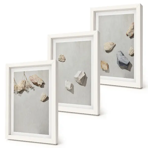 Gallery wall minimalistische boho decoraties van strandstenen