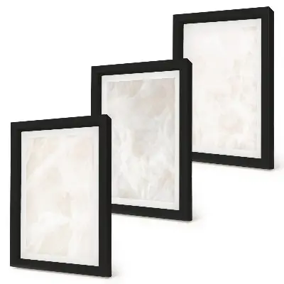Gallery wall met een elegante achtergrondtextuur van marmersteen