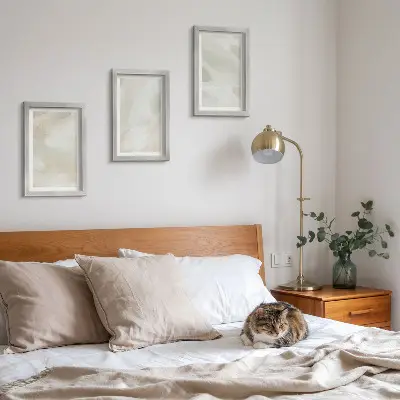 Set van ingelijste schilderijen met abstracte afbeeldingen in een delicate boho-stijl op canvas
