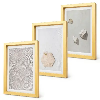 Gallery wall lichte texturen op het zand in een delicate boho-stijl