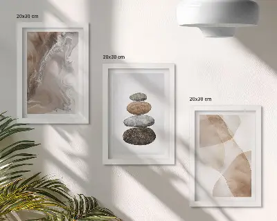 Gallery wall met abstracte vormen en geschilderde structuren in pastelkleuren