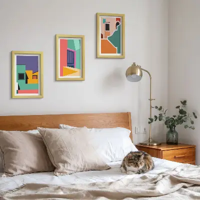 Gallery wall kleurrijke stadsillustraties in moderne stijl