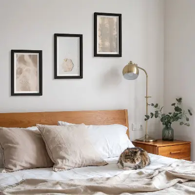 Set van ingelijste schilderijen met subtiele texturen in een natuurlijke boho-stijl