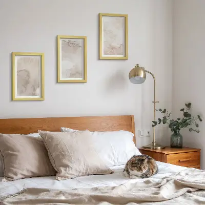 Gallery wall met textuur van gemorste aquarelverf in boho-stijl