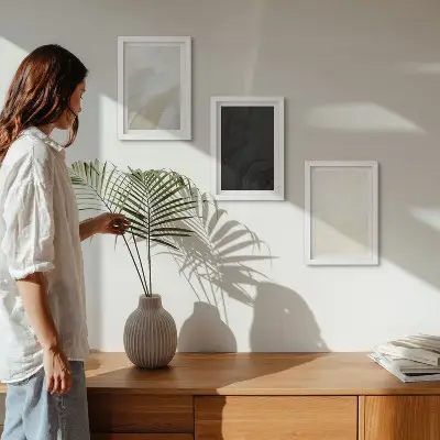 Gallery wall structuren in verschillende minimalistische tinten