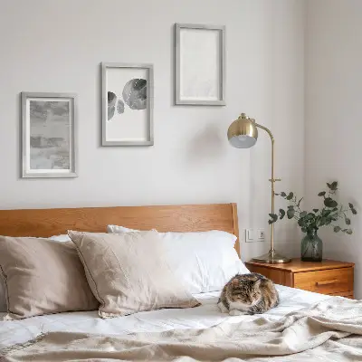 Set van ingelijste schilderijen met abstracte vormen en structuren in moderne stijl