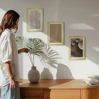 Set van ingelijste schilderijen met structuren en texturen in een minimalistische stijl