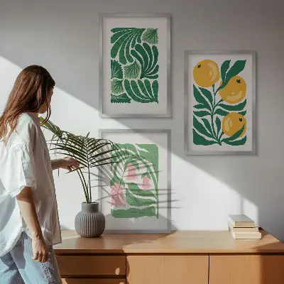 Set van schilderijen als wanddecoratie met minimalistische plantenpatronen