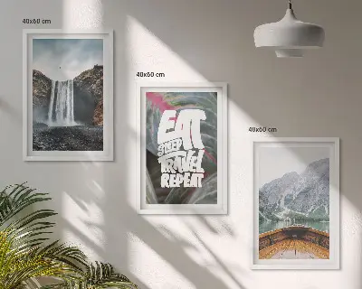 Fotowand met een natuurlijke afbeelding van een waterval, bergen en een boot