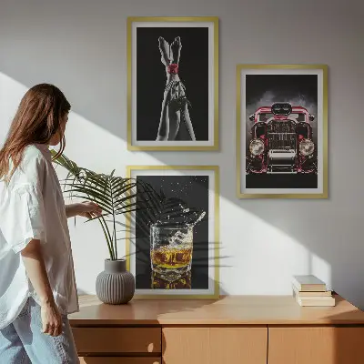 Wanddecoratie set schilderijen vrouwenbenen met auto en whisky
