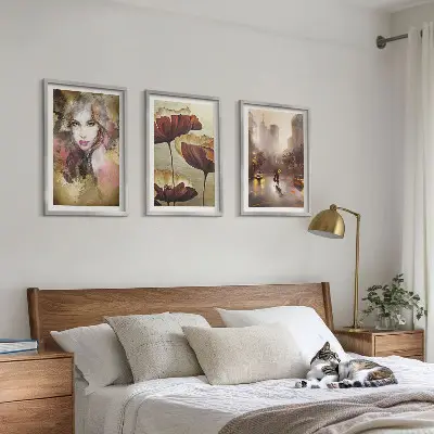 Wanddecoratie set schilderijen Abstract portret van een vrouw met bloemen en regen.
