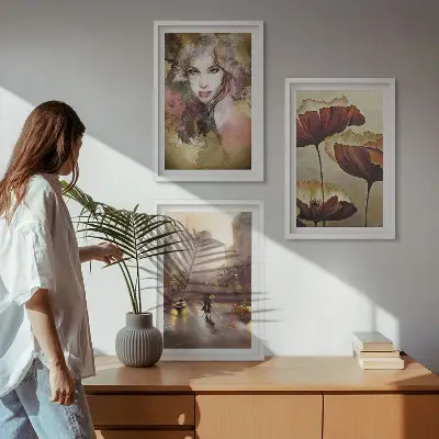 Wanddecoratie set schilderijen Abstract portret van een vrouw met bloemen en regen.