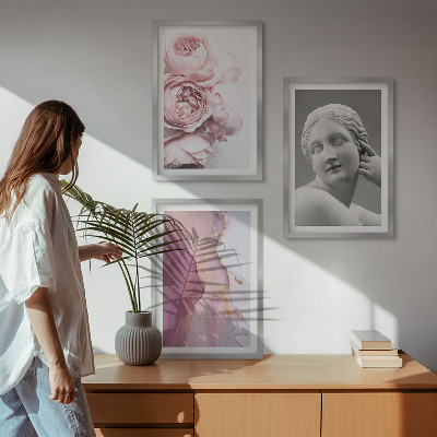 Wanddecoratie set schilderijen Abstracte sculptuur van een vrouw met pioenrozen