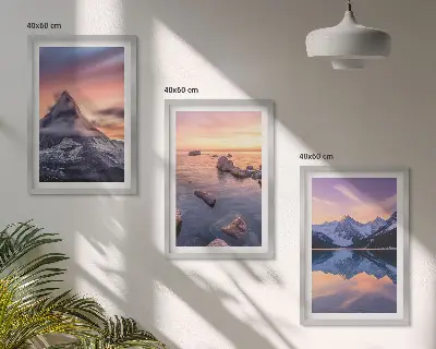Fotowand met een berglandschap bij een meer in het westen