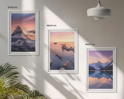 Fotowand met een berglandschap bij een meer in het westen