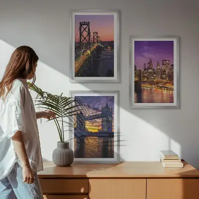 Wanddecoratie set schilderijen met uitzicht op een stad met bruggen en zon