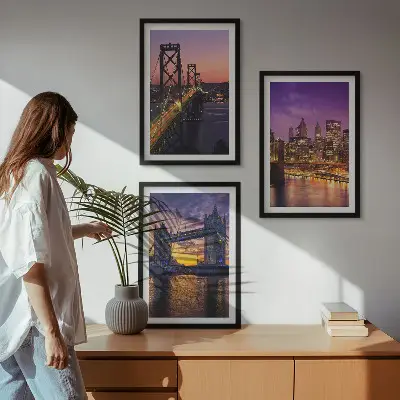 Wanddecoratie set schilderijen met uitzicht op een stad met bruggen en zon