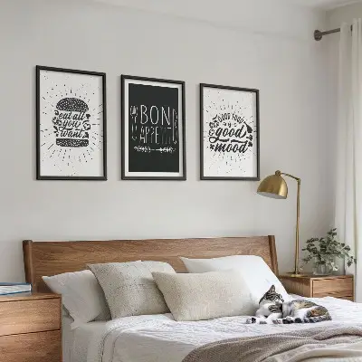 Wanddecoratieset met schilderijen met grafische afbeeldingen en culinaire slogans over voedsel